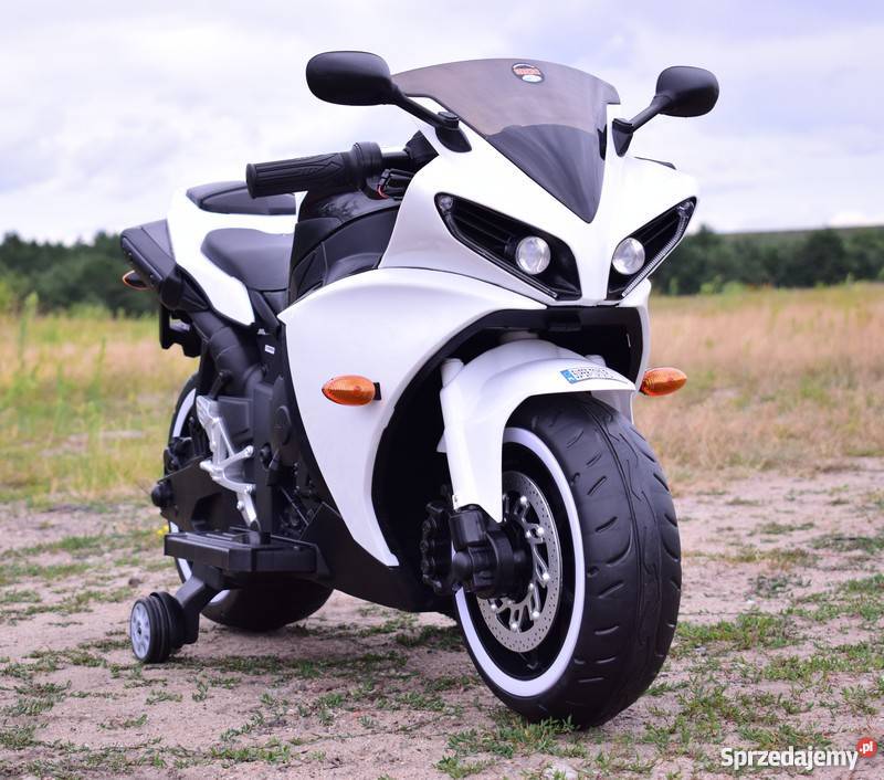 NAJNOWSZY WIELKI MOTOR ŚCIGACZ ŚWIECĄCE KOŁA Toruń