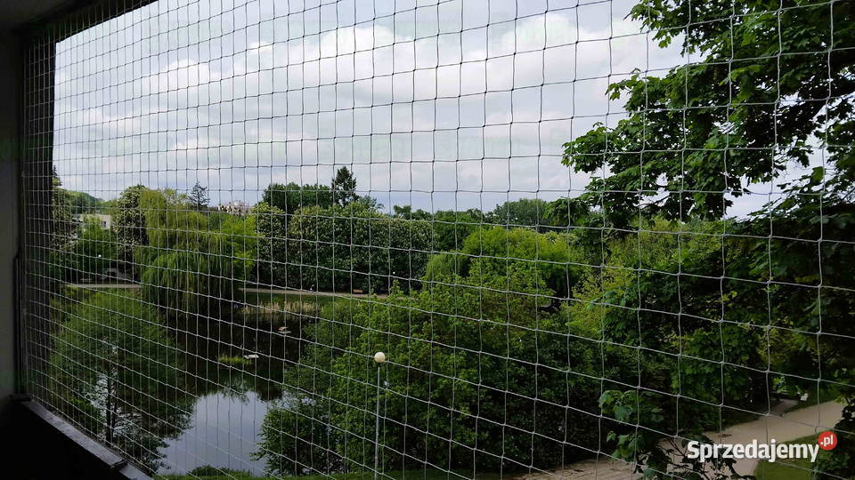 Montowanie siatki na balkon kota Warszawa siatki
