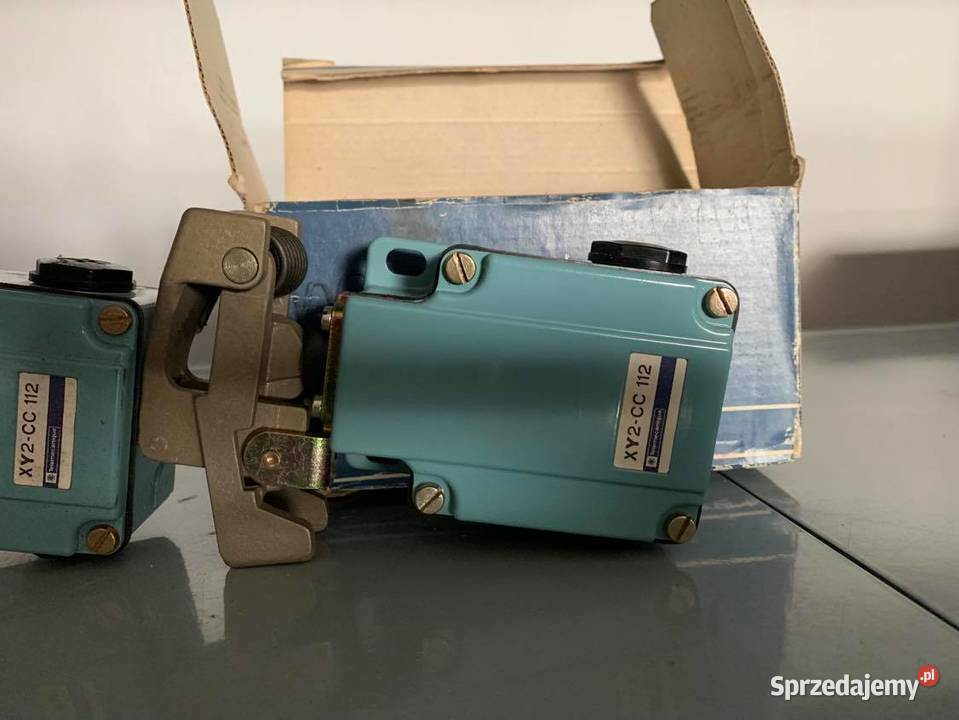 XY2-CD111 Limit Switch – Blue Industrial Control Switch (Unbranded, New)