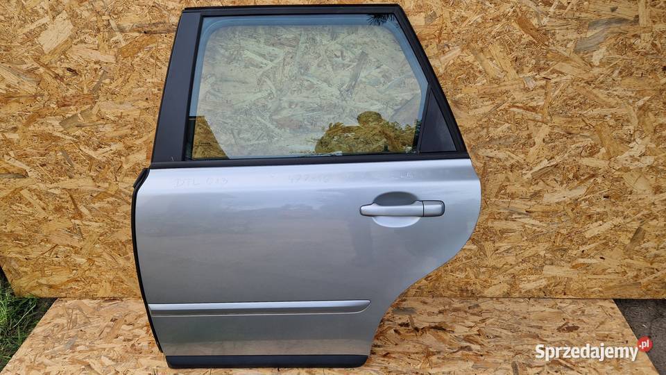 VOLVO V50 DRZWI TYŁ LEWY LEWE KOD LAK 47746 Słowikowo