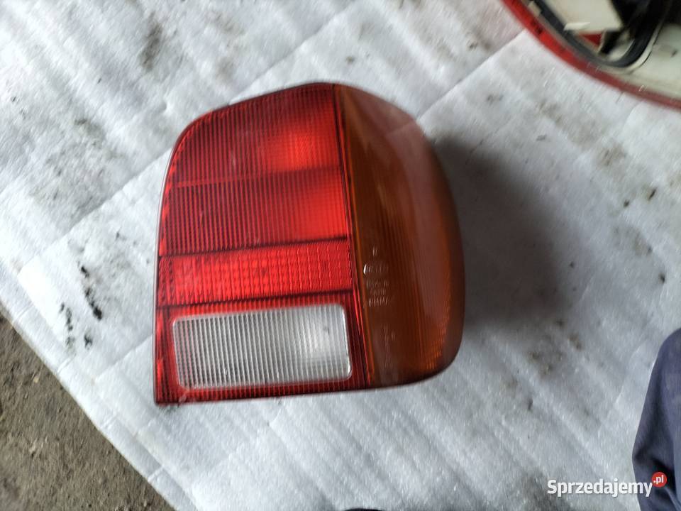 VW POLO 6N LAMPA TYŁ PRAWA osobowe Kamień-Kolonia sprzedam