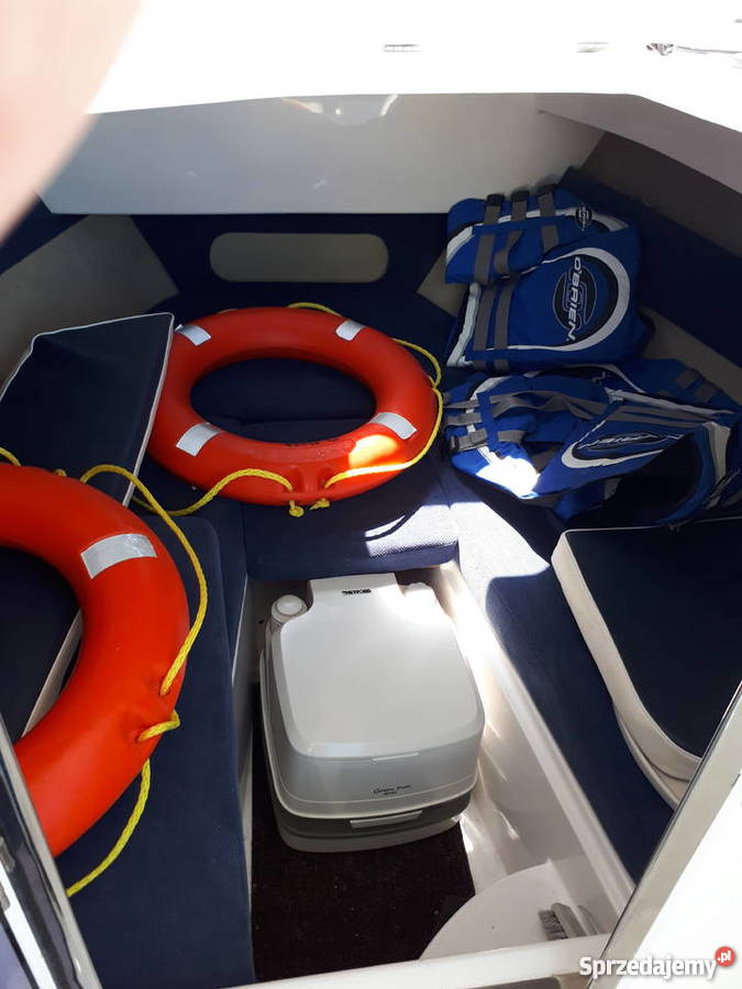 Sprzedam łódź motorową PILOT HOUSE