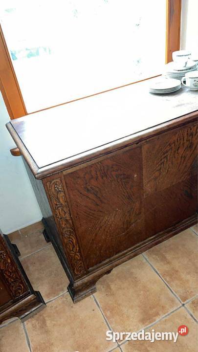 Komoda dębowa z pięknymi pasami rzeźb wyższa Meble Gdańsk