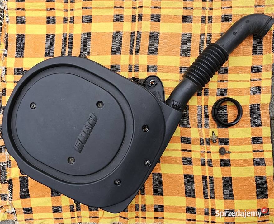 Obudowa filtra powietrza z filtrem i rurą osobowe Czechowice-Dziedzice