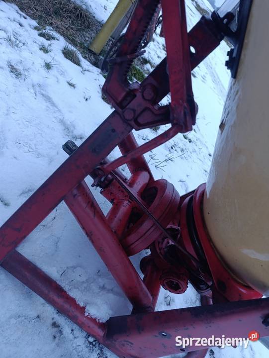 Rozsiewacz nawozów 300400L Jastrzębia