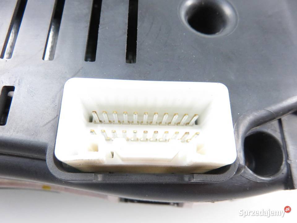 LICZNIK TOYOTA AVENSIS II T25 20 D4D 8380005630H