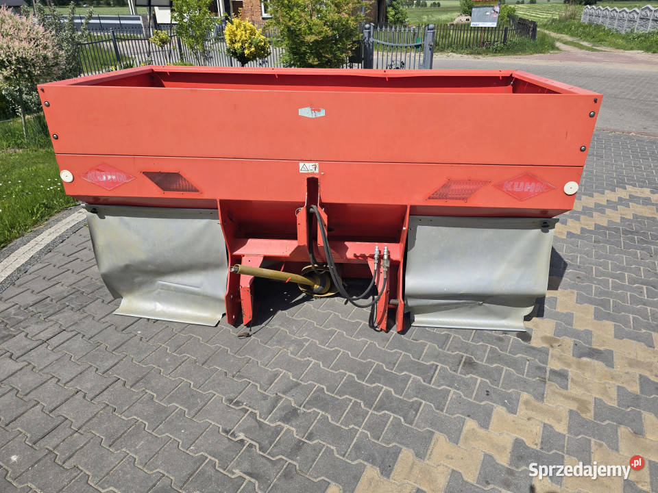 Rozsiewacz KUHN MDS 1131 1900 L 2028 m Baliki