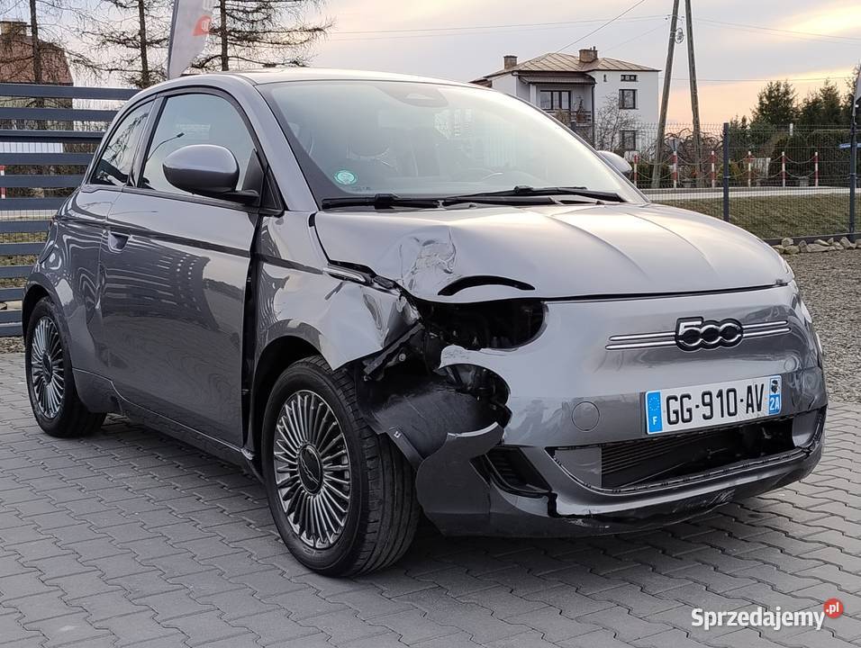 Fiat 500e 2022r Lekko uszkodzony Pali i jeździ poduszka powietrzna Fiat podkarpackie Zarszyn
