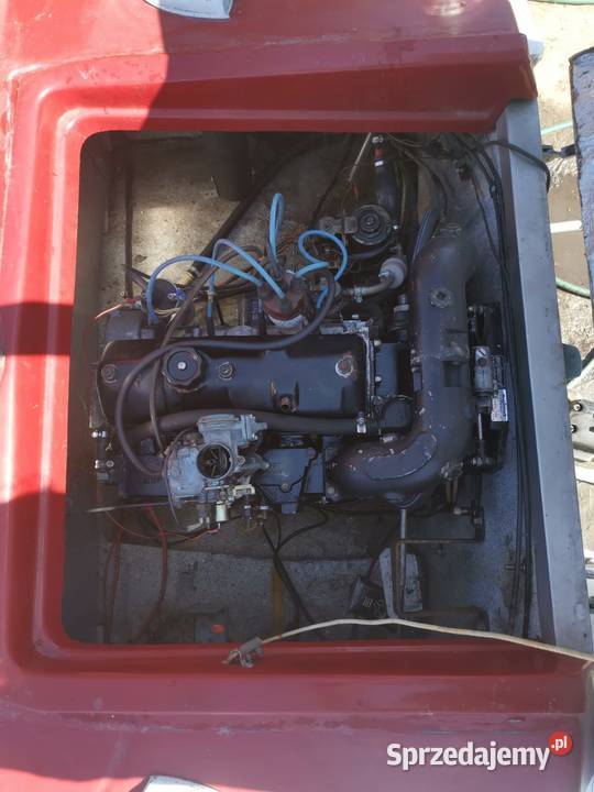 Motorówka z przyczepa do transportu łodzi Wołczyn