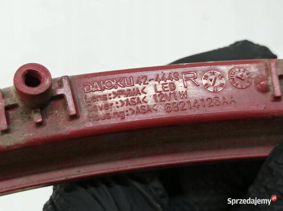 LAMPA TYŁ OBRYSÓWKA TYŁ 68214126AA Dodge Charger