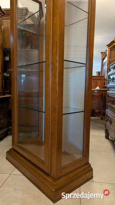 Włoska witrynaserwantka orzechsklep Dąbrowa Meble Dąbrowa Górnicza