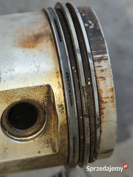 Tłok korbowód Fiat 126p Maluch osobowe Tarnobrzeg sprzedam