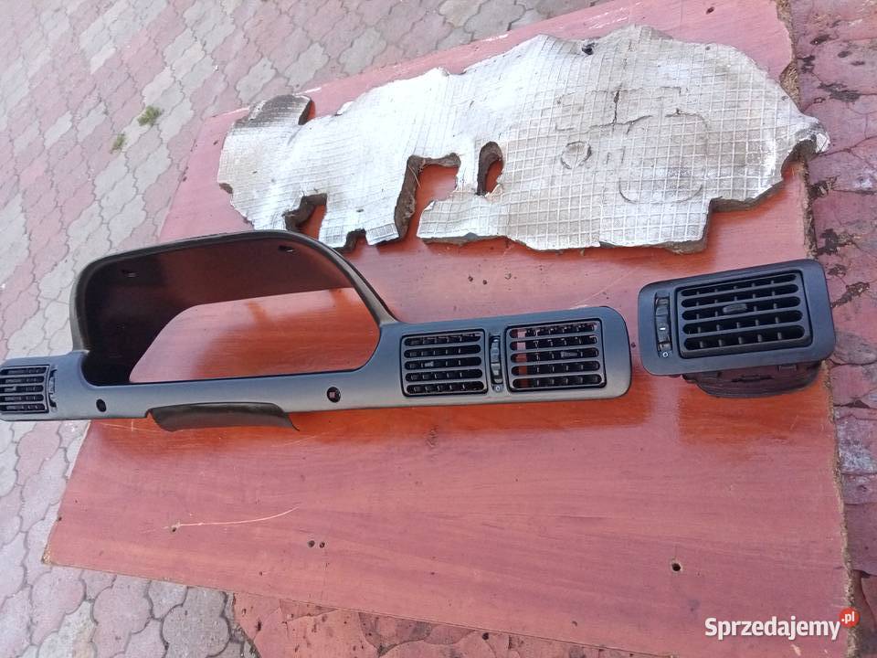 Polonez Caro plus Atu Kombi Trucj kratki obudowa deski rozdzielcze, konsole Stalowa Wola sprzedam