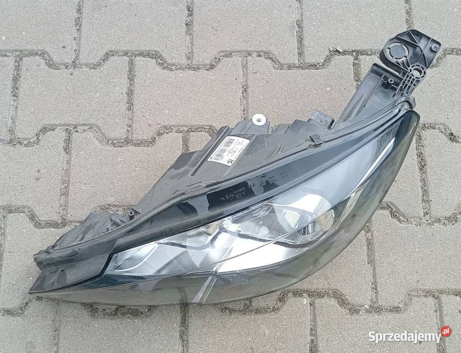 Peugeot 308 T9 reflektor lampa lewy przód