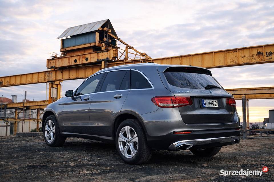 Mercedes Benz GLC 300 9GTRONIC AMG LINE 20 benzyna Bodaczów