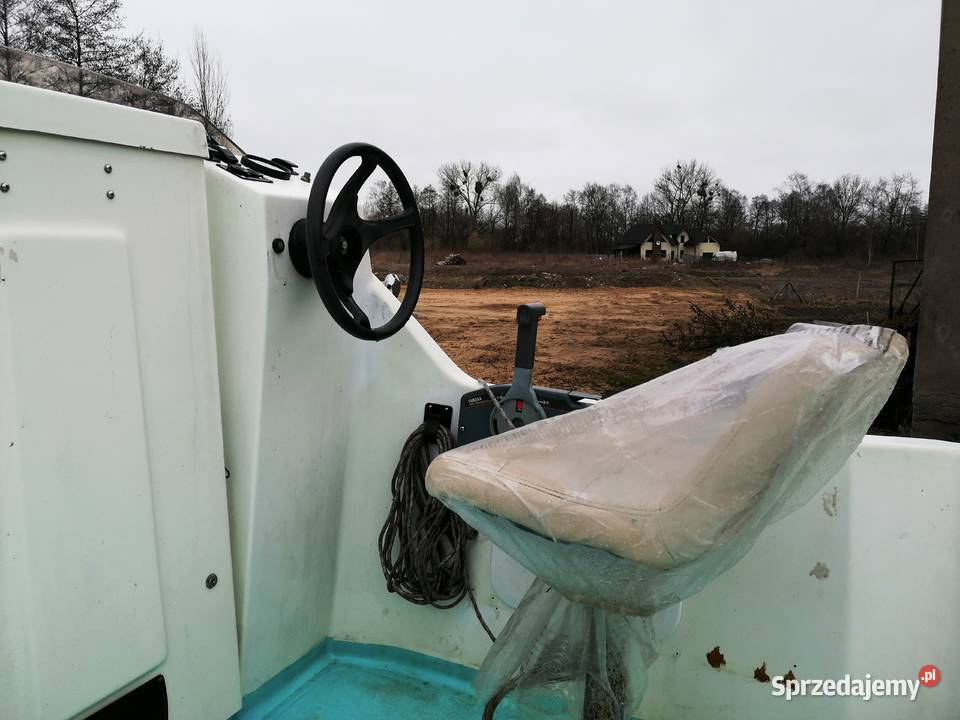 Jacht łódź motorowa kabinowa OMC silnik Yamaha Motoryzacja Przejazdowo