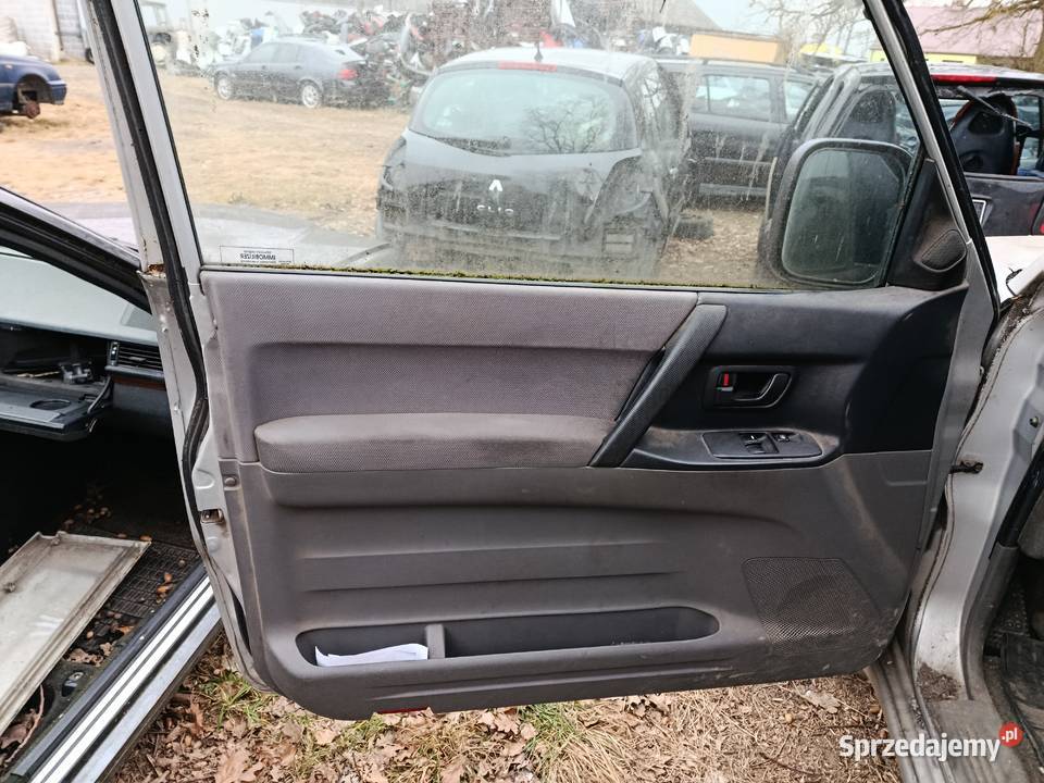 Mitsubishi Grand Pajero 32 118 kW 2001 r dawca osobowe wielkopolskie Szklarka Myślniewska