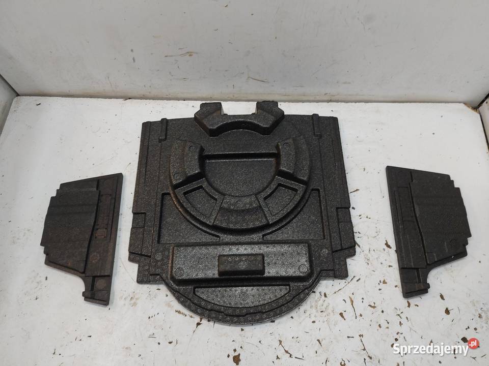 Subaru WRX STI 2015r styropian wypełnienie