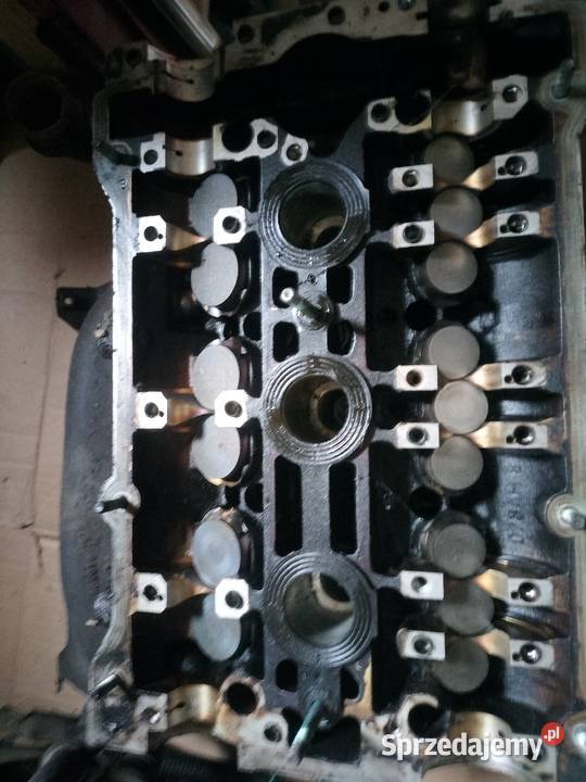Komplet głowic i wałków rozrządu audi A6 C5 24 Głowice cylindrów