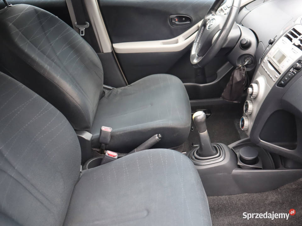 Toyota Yaris 10 VVTi sprzedam
