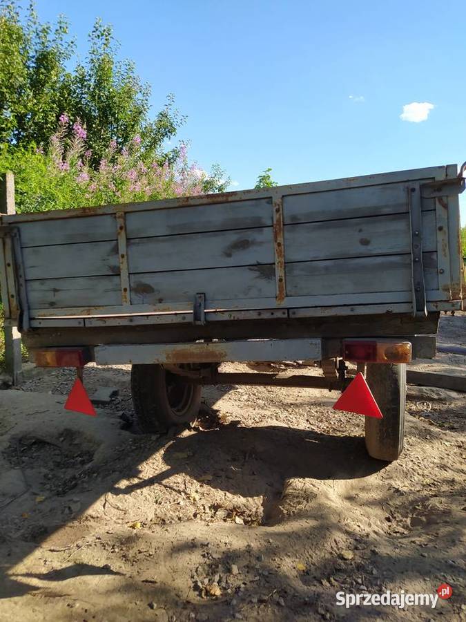 Przyczepa jednoosiowa z podstawką Skrzyńsko