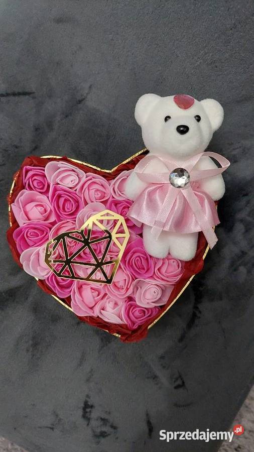 Boks wypełniony różyczkami i misiemGotowy Rybnik sprzedam