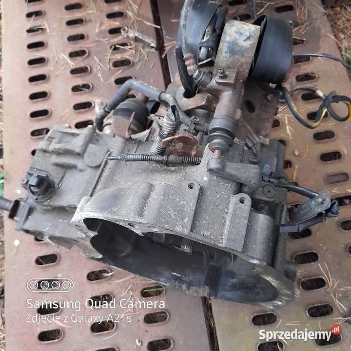 ALMERA N1615 benzynaSKRZYNIA 4M402 Jastrzębia Góra sprzedam