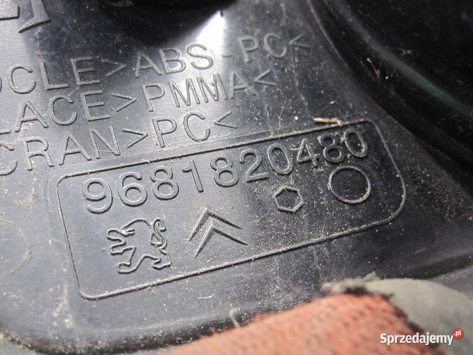CITROEN C3 PICASSO 12r lampa prawa tył w klapę Lampy przednie