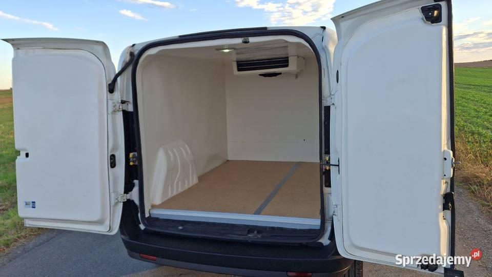 Opel Combo 2015 chłodnia izoterma 16 diesel 77KM Obręczna