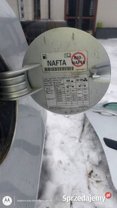 Klapka wlewu paliwa Skoda Fabia 2
