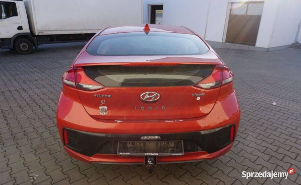 Niski przebieg Hybryda Plugin IONIQ