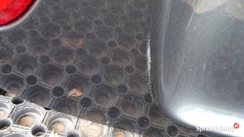 BMW E90 FL SEDAN KLAPA TYŁ A81 Zbierkowo