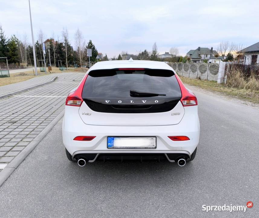 Volvo V40 2018 20 Diesel R DESIGN 120KM łódzkie Radomsko