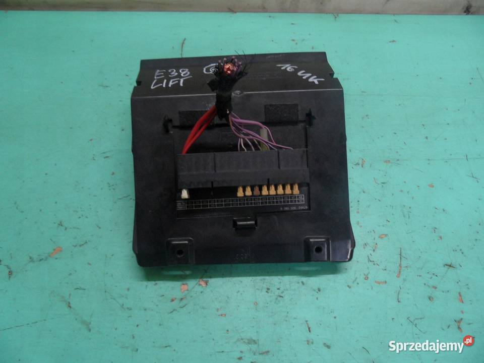 BMW E38 LIFT 01r dolny schowek w przedniej desce