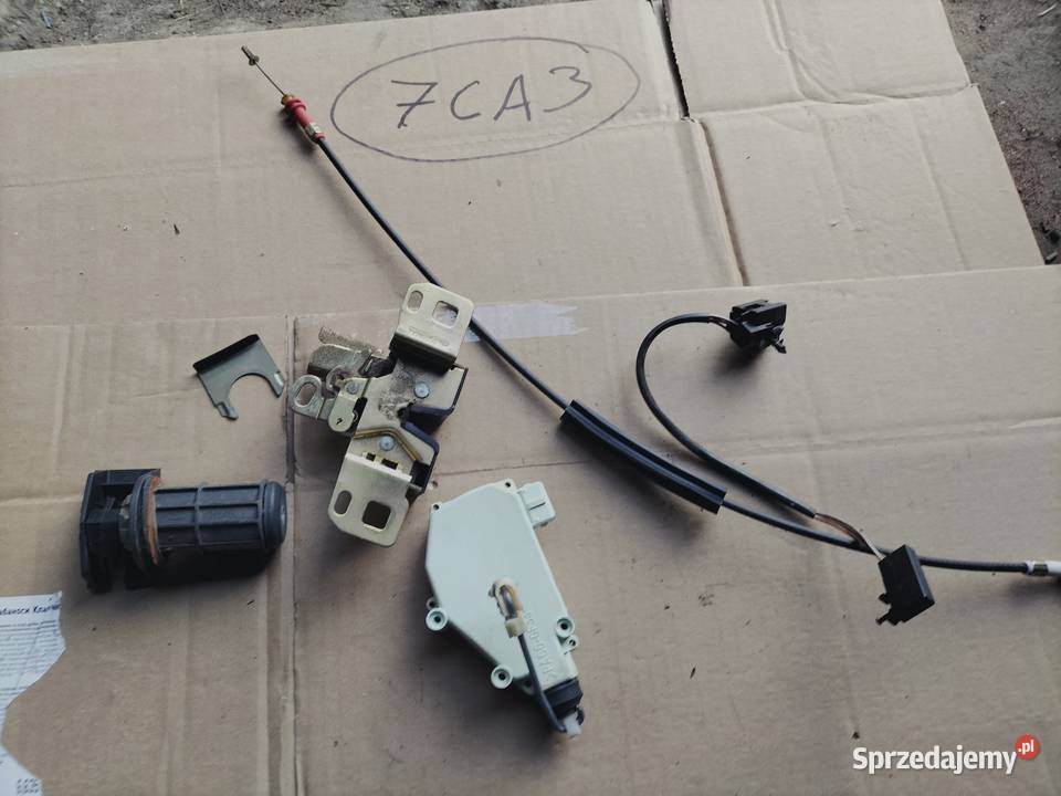 ZAMEK BAGAŻNIKA FORD MONDEO MK1 Kamień-Kolonia