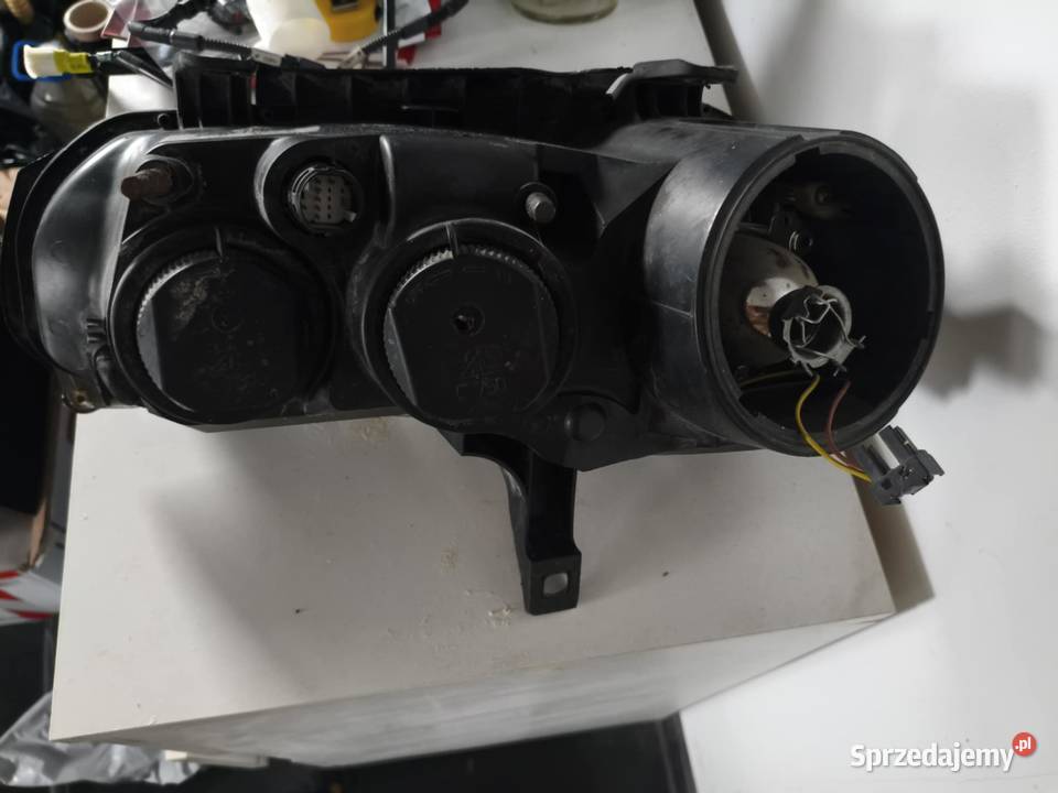 Lampa przednia Alfa Romeo 159 Prawa