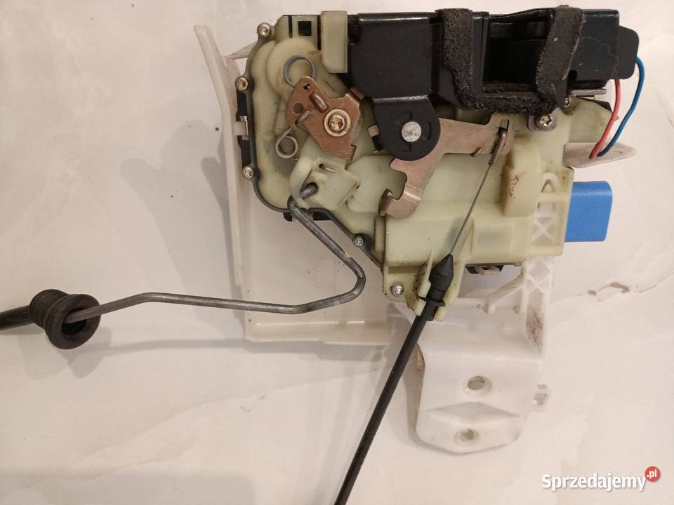 Zamek drzwi prawy przód VW Polo 2007r Jaworzno