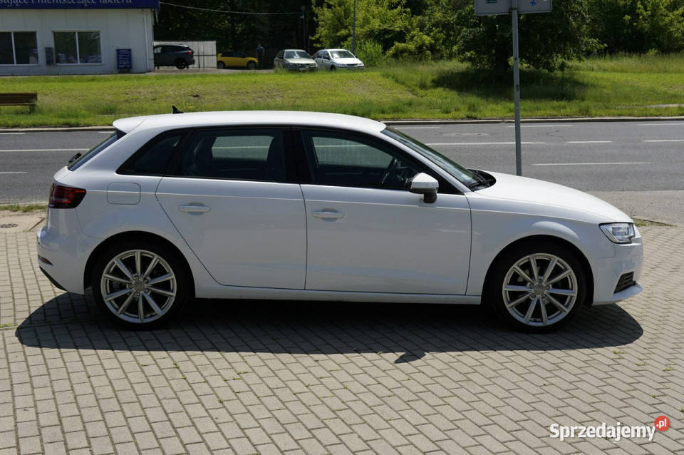 Audi A3 salon Polska bezwypadkowy 15 150 automat Warszawa