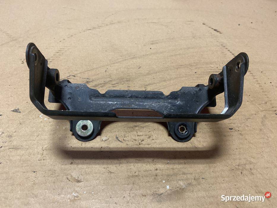 Suzuki GSF 400 Bandit wspornik mocowanie stelaż