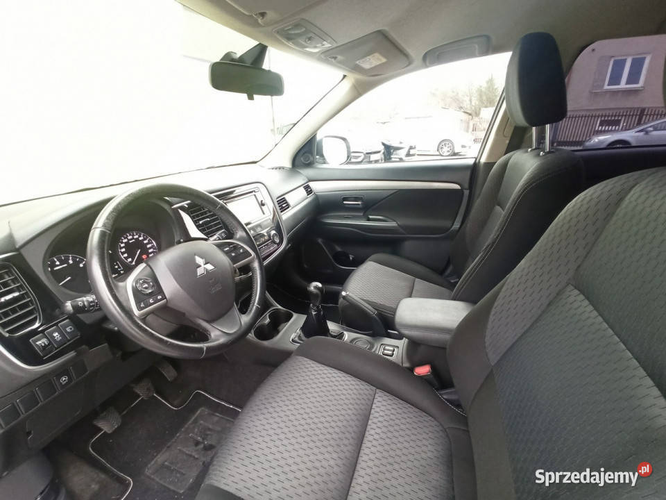 Mitsubishi Outlander serwis ASO do końca 2x koła podgrzewane fotele Rzeszów