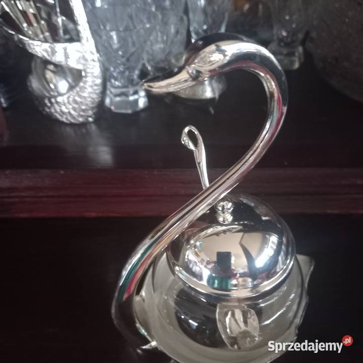 Porcelanowa duża cukiernica na stopce i inne mazowieckie