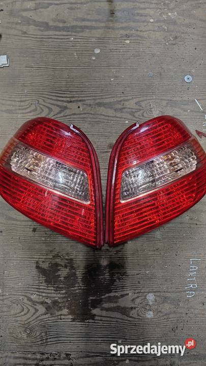 Lampy tylnie toyota Avensis Łagów