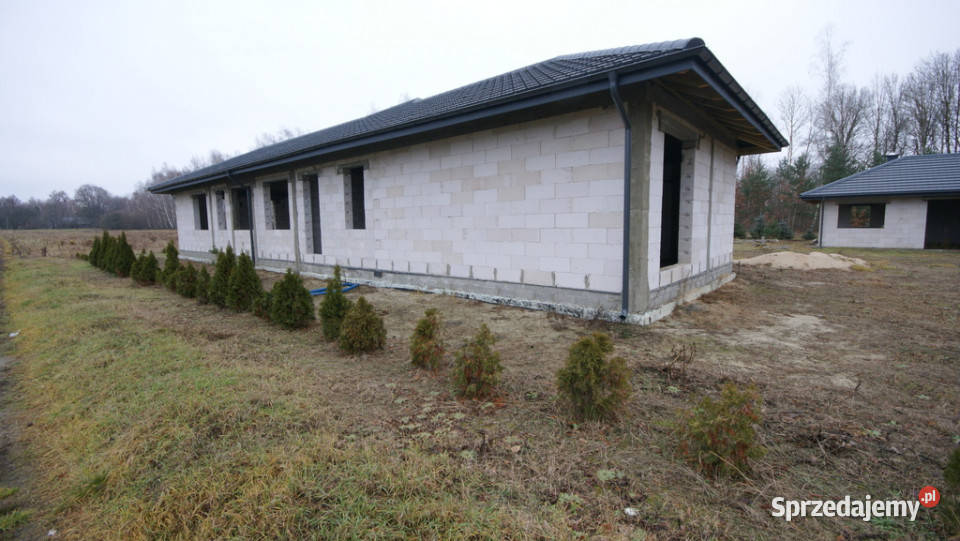 Dom 180m2garaż 2 auta pomieszczenie gospodarcze Liczba pokoi 4 Mieczysławka