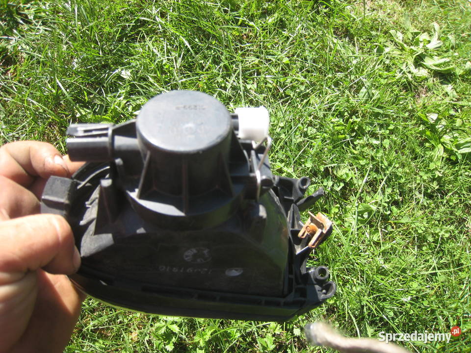 Lampa przeciwmgielna prawa halogen Renault Clio Kraków