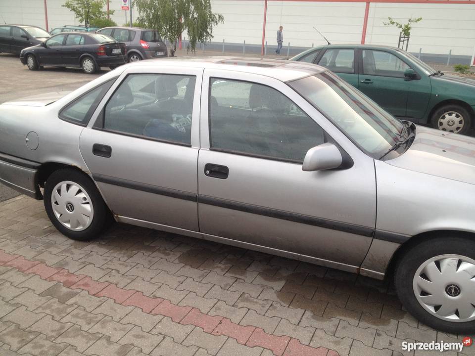 Opel Vectra A 16i 1995r Rok produkcji 1995 Radom