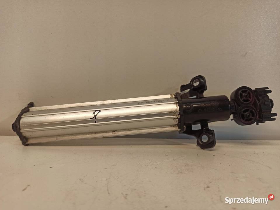 SPRYSKIWACZ LAMPY PRAWY VOLVO V60 30784345
