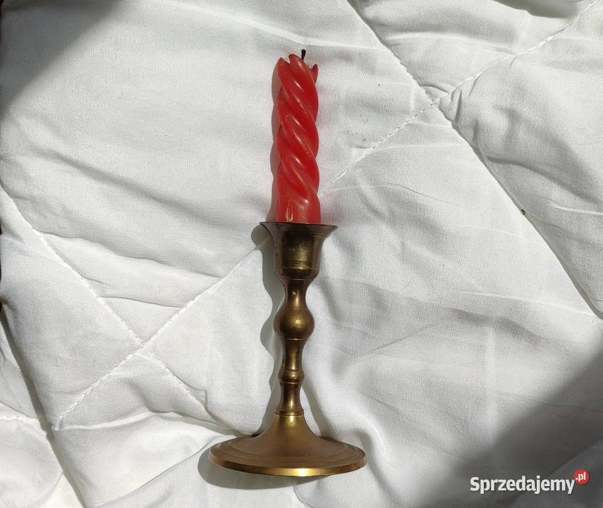 Stary świecznik mosiężny