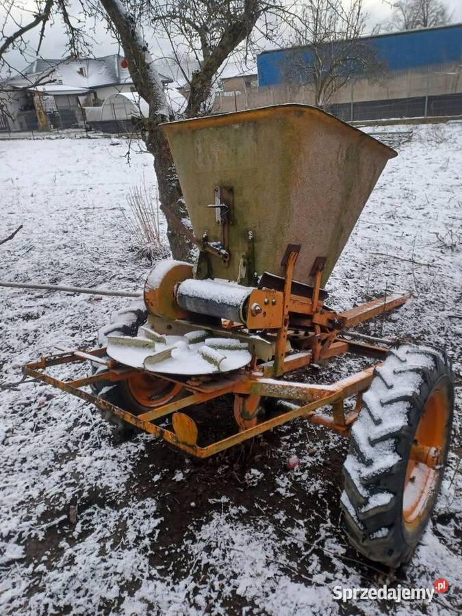 Rozsiewacz nawozu Nawożenie Krogulcza Sucha