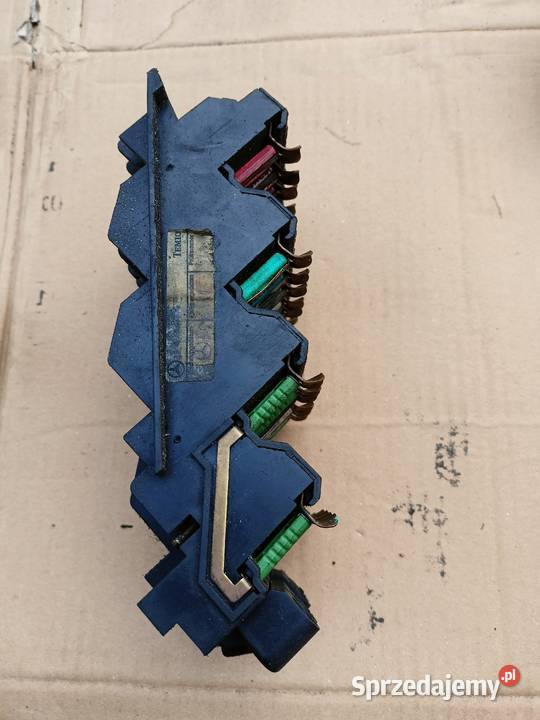 Mercedes W124 bezpieczniki skrzynka