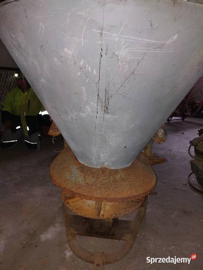 Rozsiewacz nawozu Bąk Wola Wiązowa